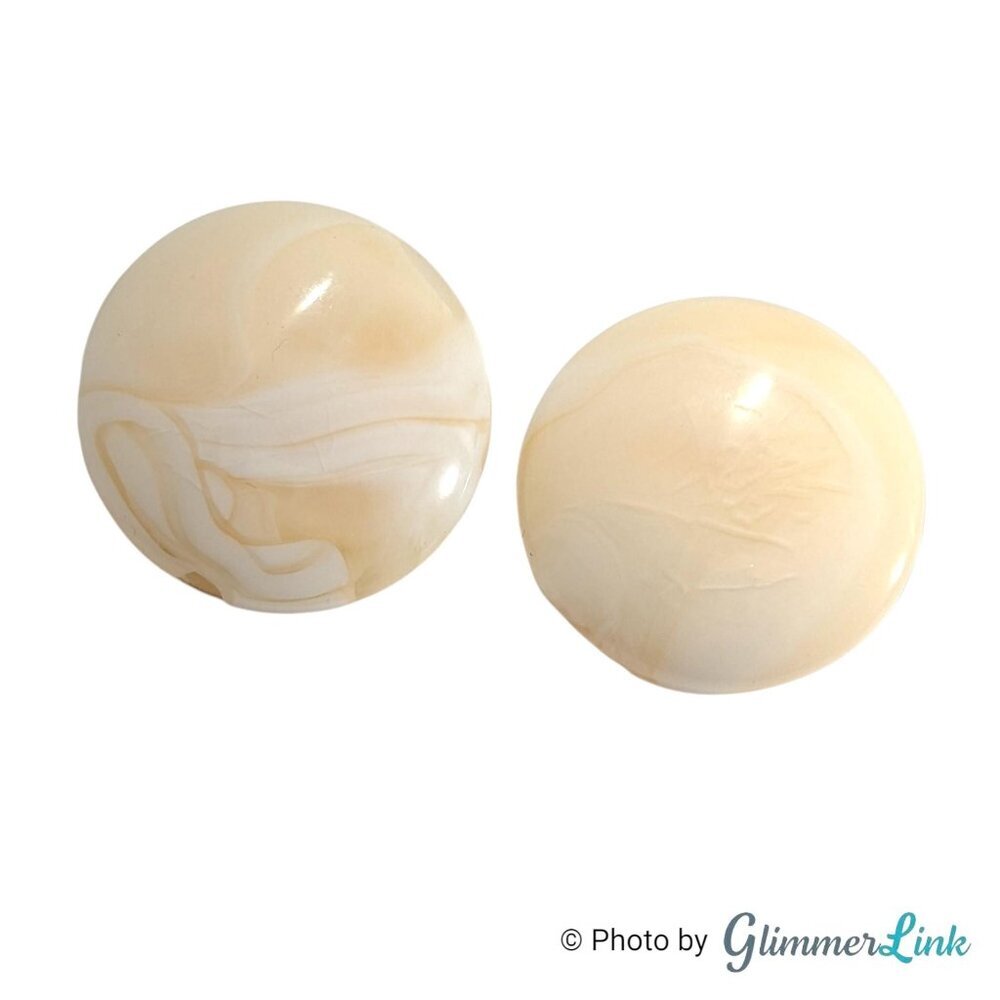 Vintage Cream Lucite Marbled Round Clip On Earrings - Picture 5 of 10